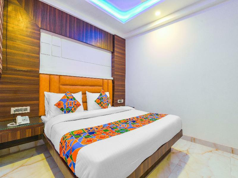 Oyo 15836 Pleasure River Front Resort Tuem ภายนอก รูปภาพ