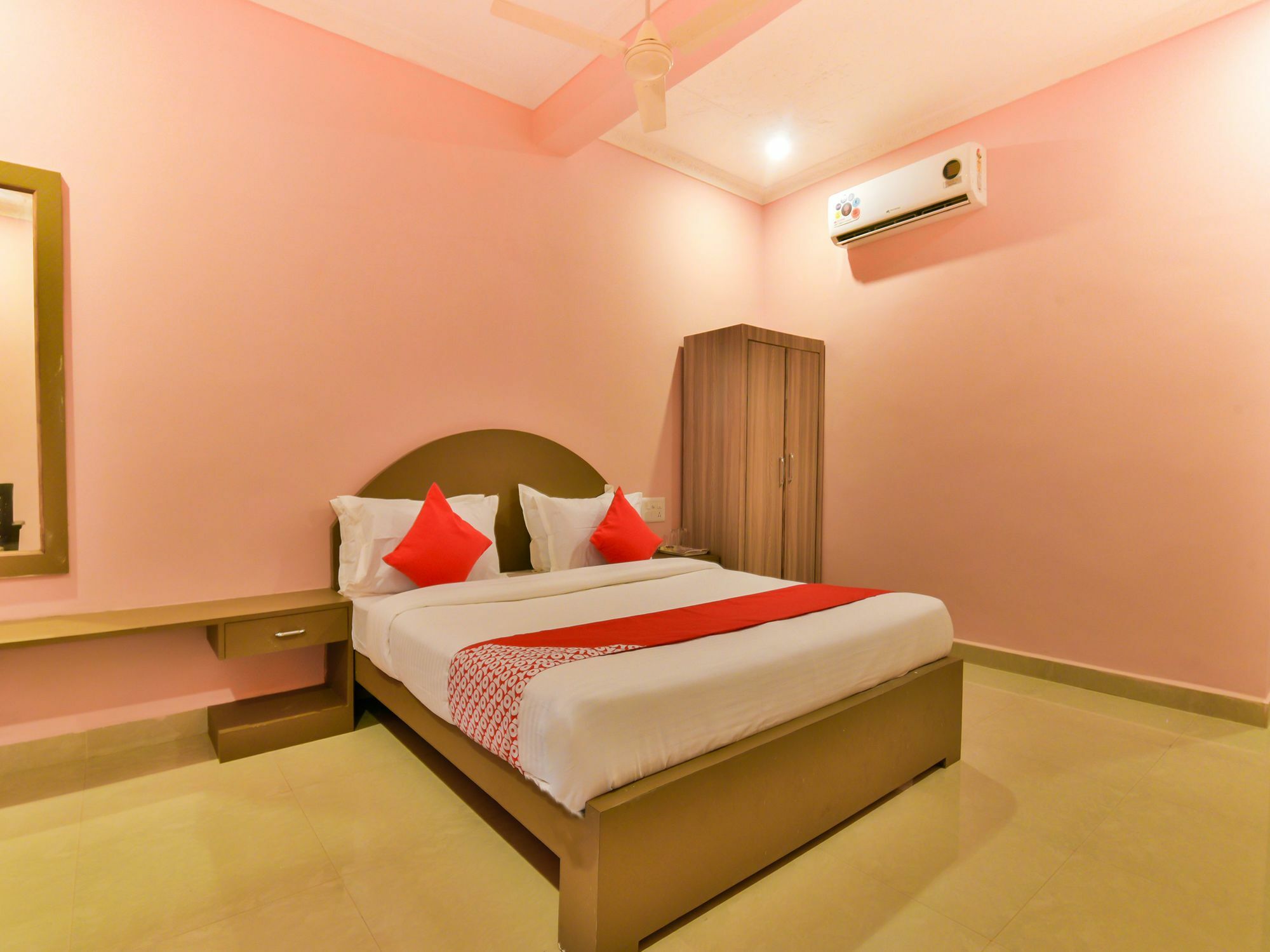 Oyo 15836 Pleasure River Front Resort Tuem ภายนอก รูปภาพ